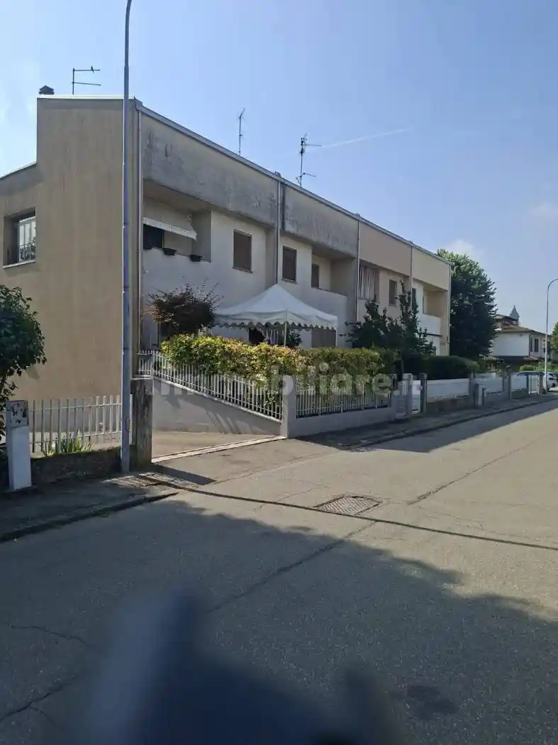 Villetta a schiera in vendita a Fontevivo