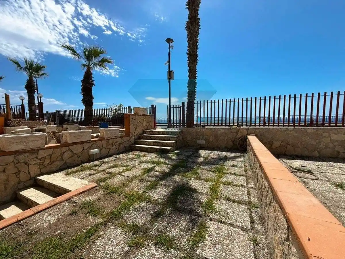 Appartamento in vendita a Sant'Alessio Siculo