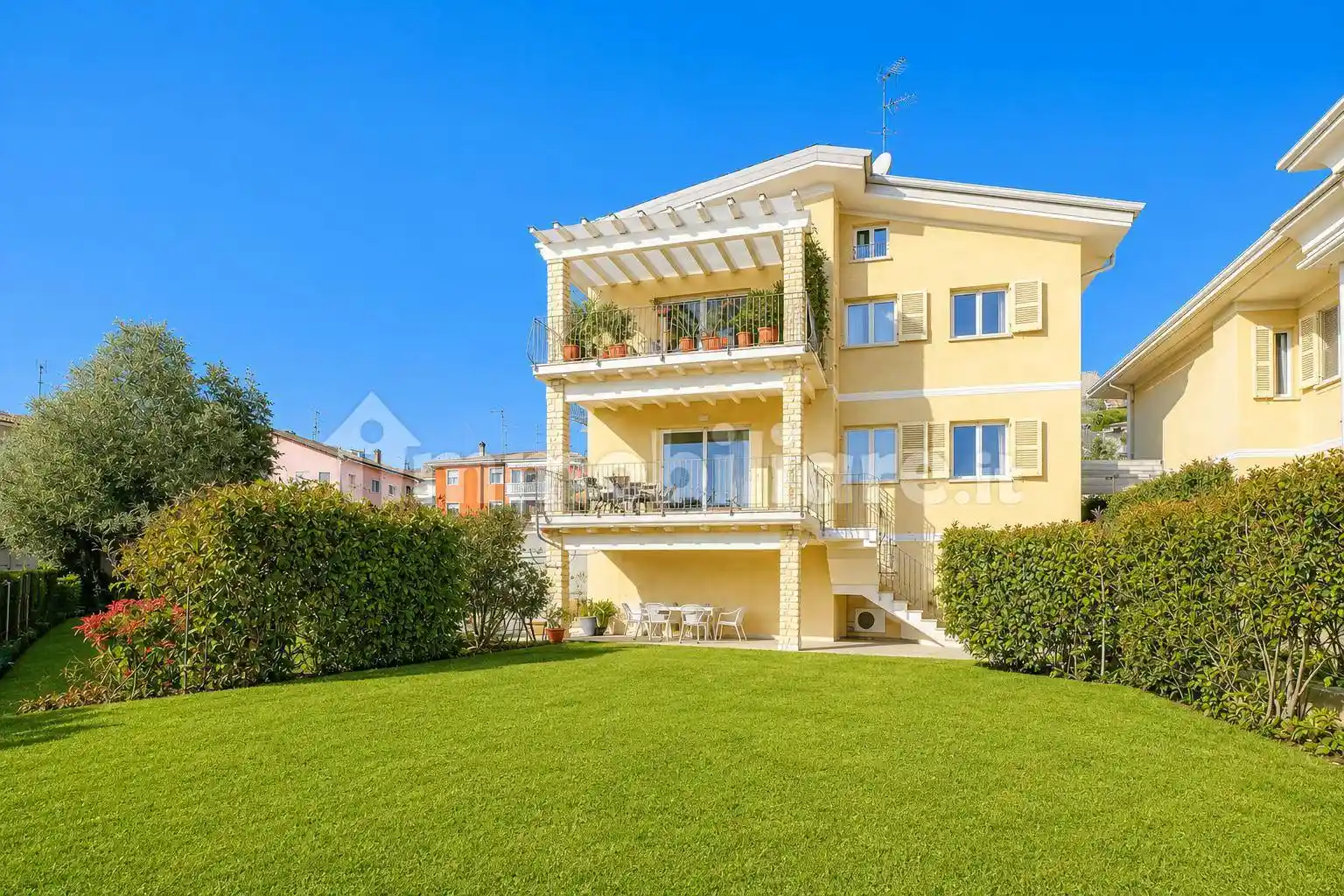 Villa in vendita a Padenghe sul Garda