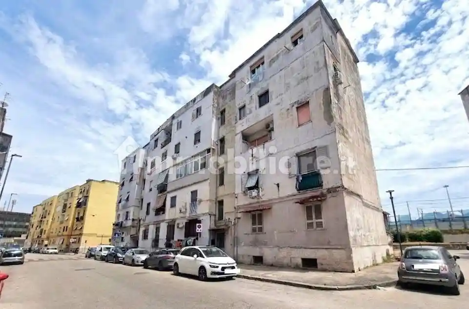 Appartamento in vendita a Napoli