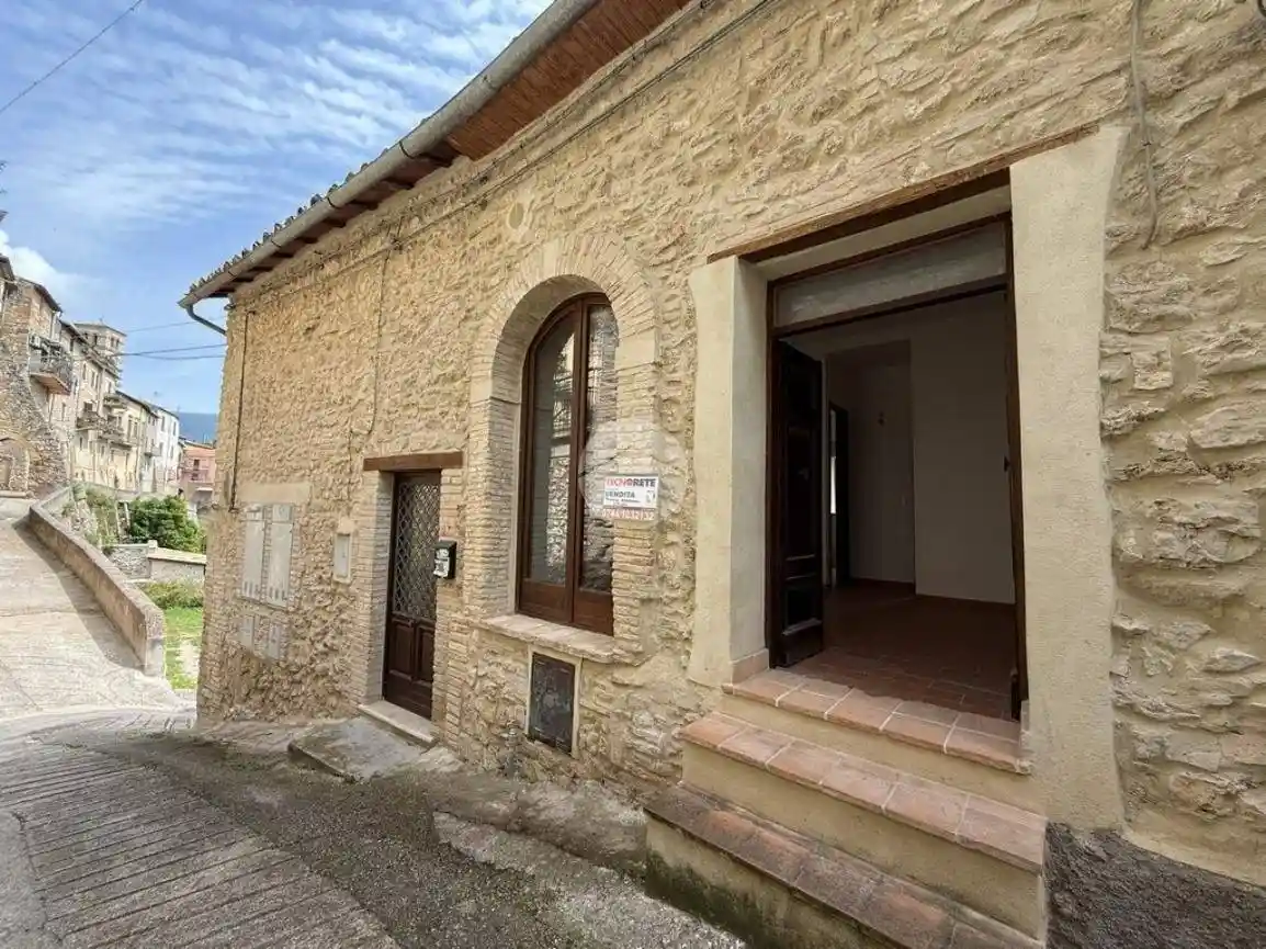 Appartamento in vendita a Tarano