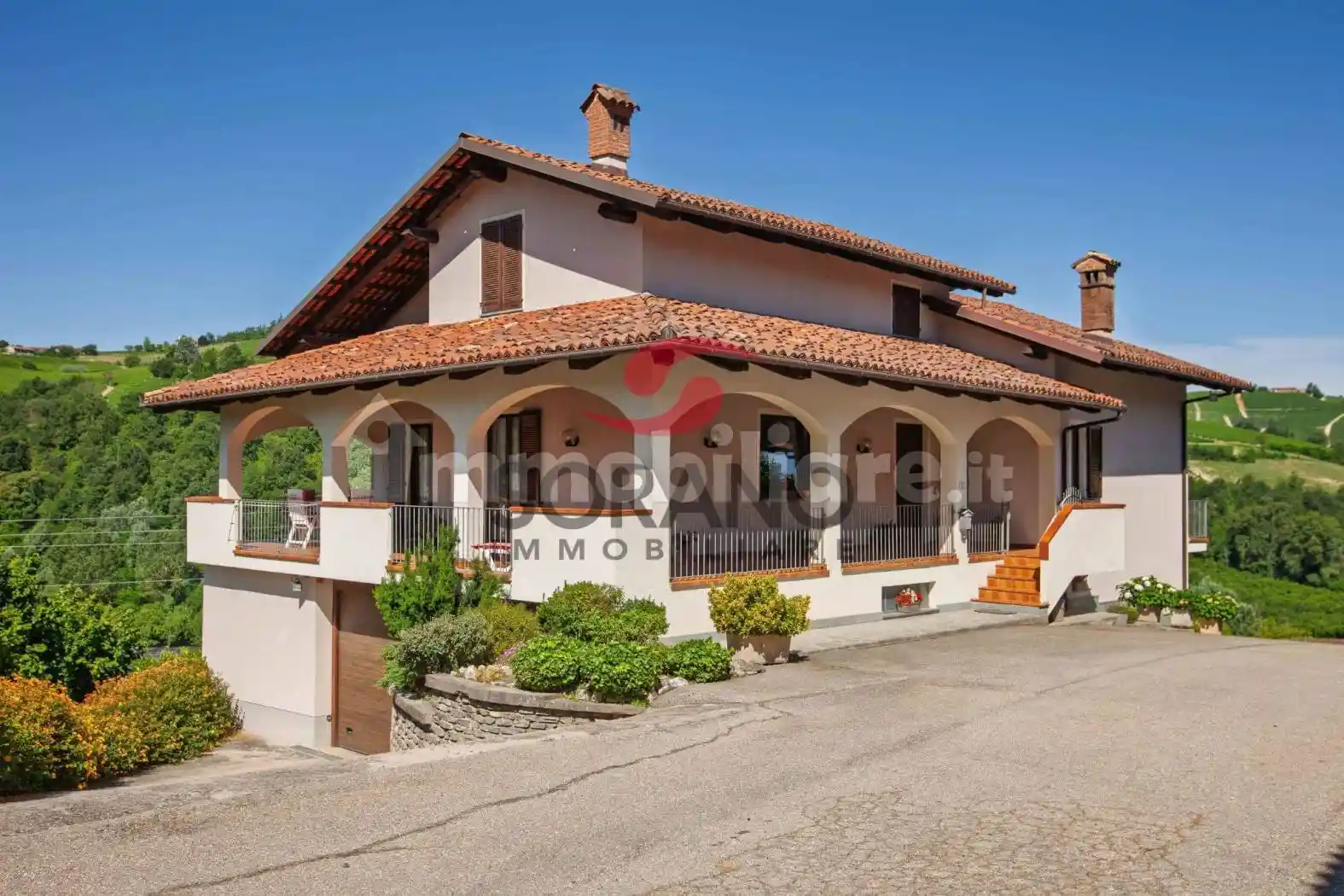 Villa in vendita a Alba