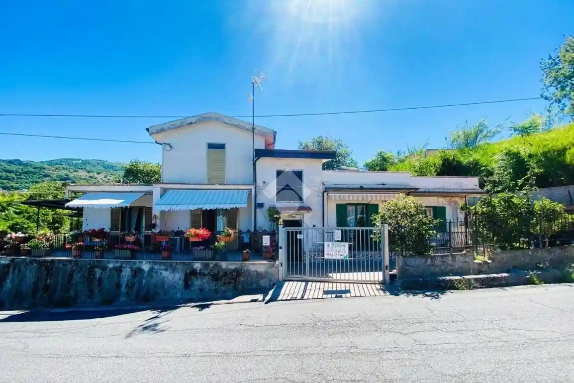Appartamento in vendita a Paola