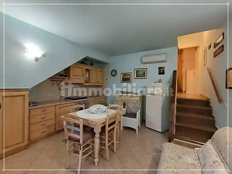 Appartamento in vendita a Sassetta