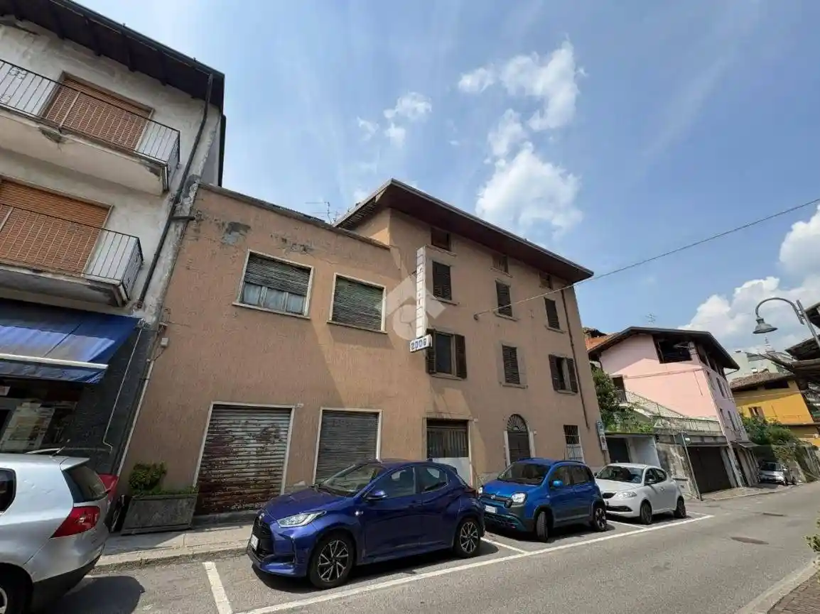 Casa indipendente in vendita a Gazzaniga