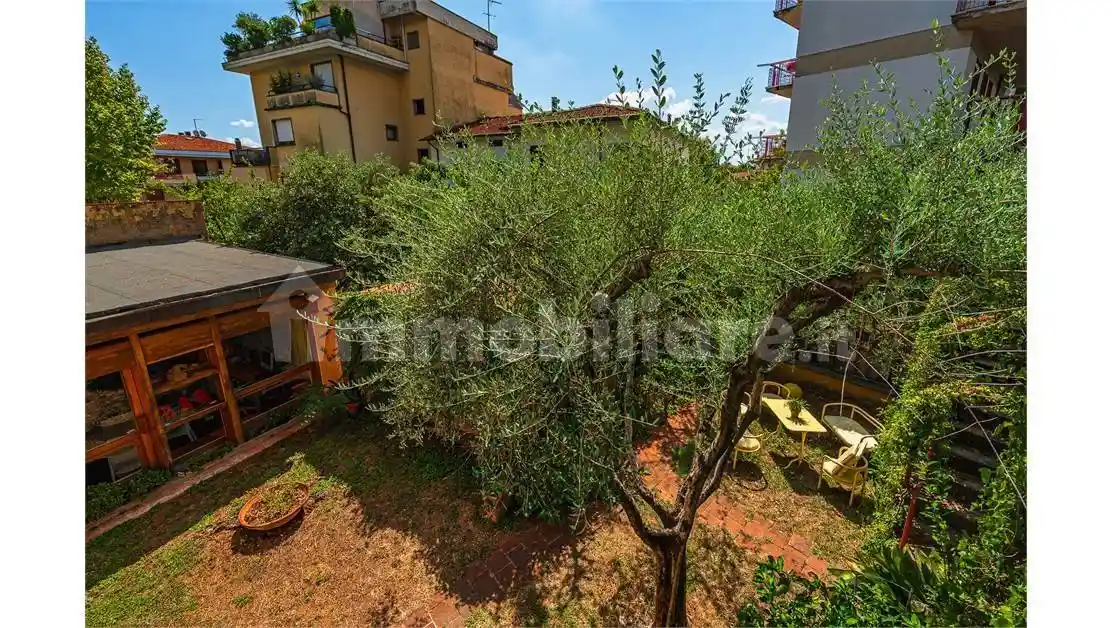 Villa in vendita a Montecatini-Terme