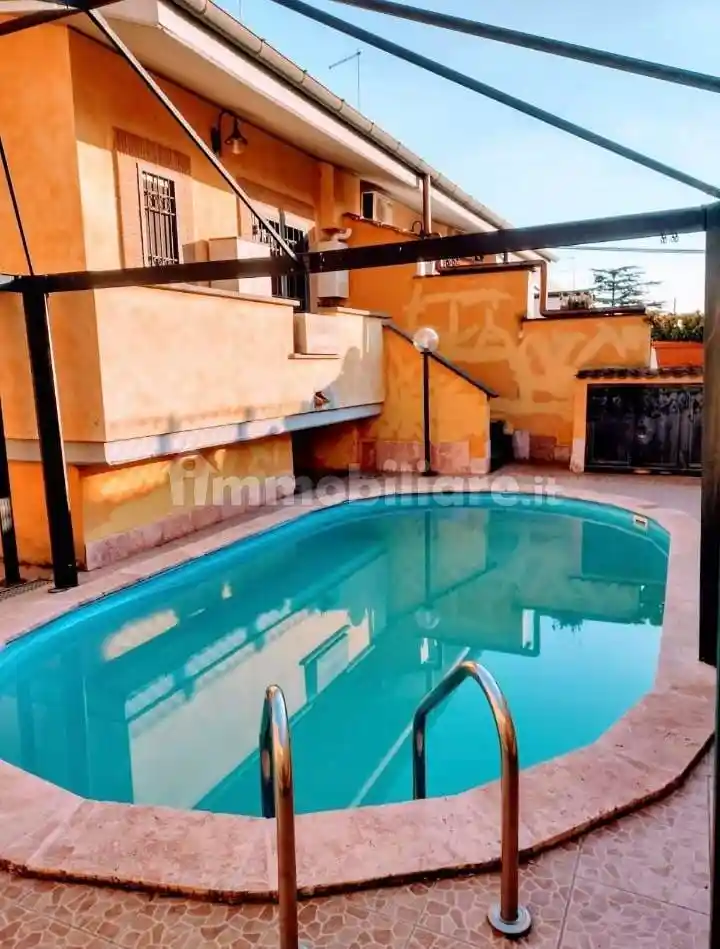 Villa in vendita a Roma