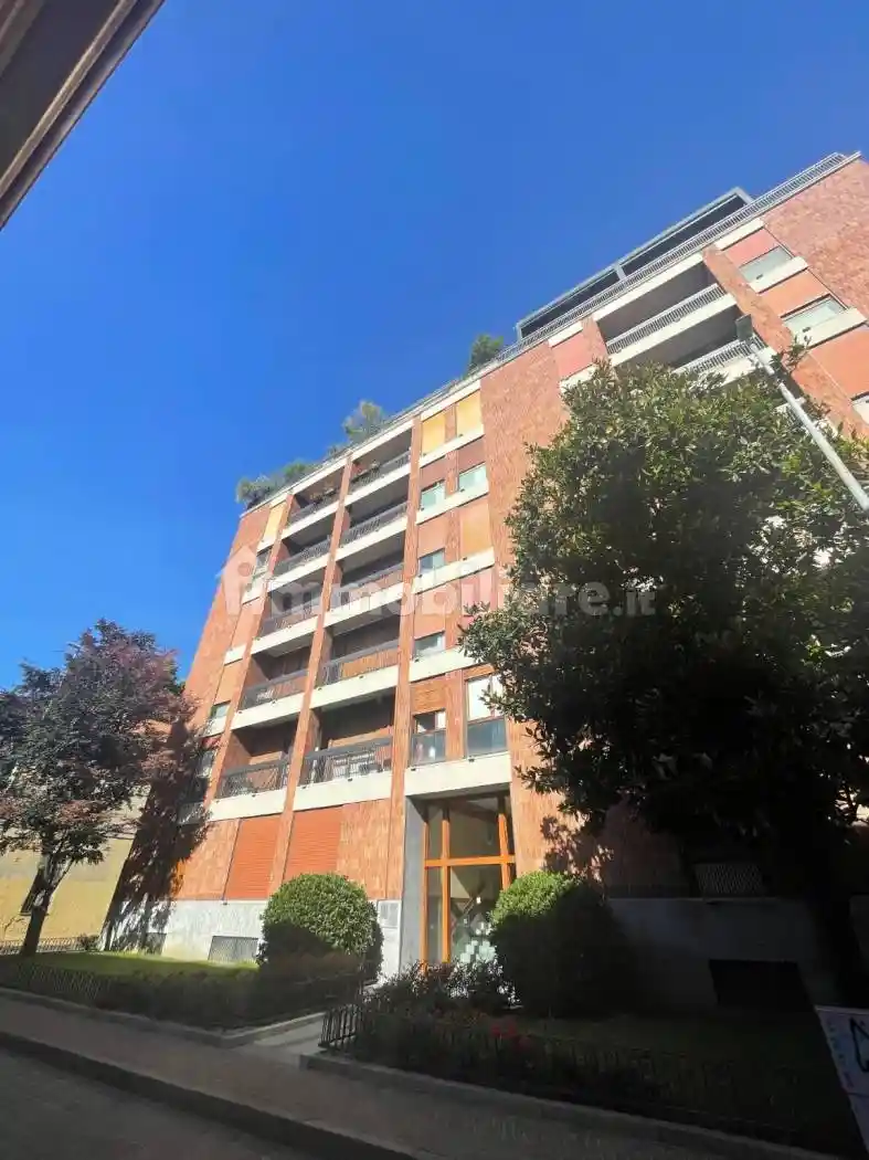 Appartamento in vendita a Monza