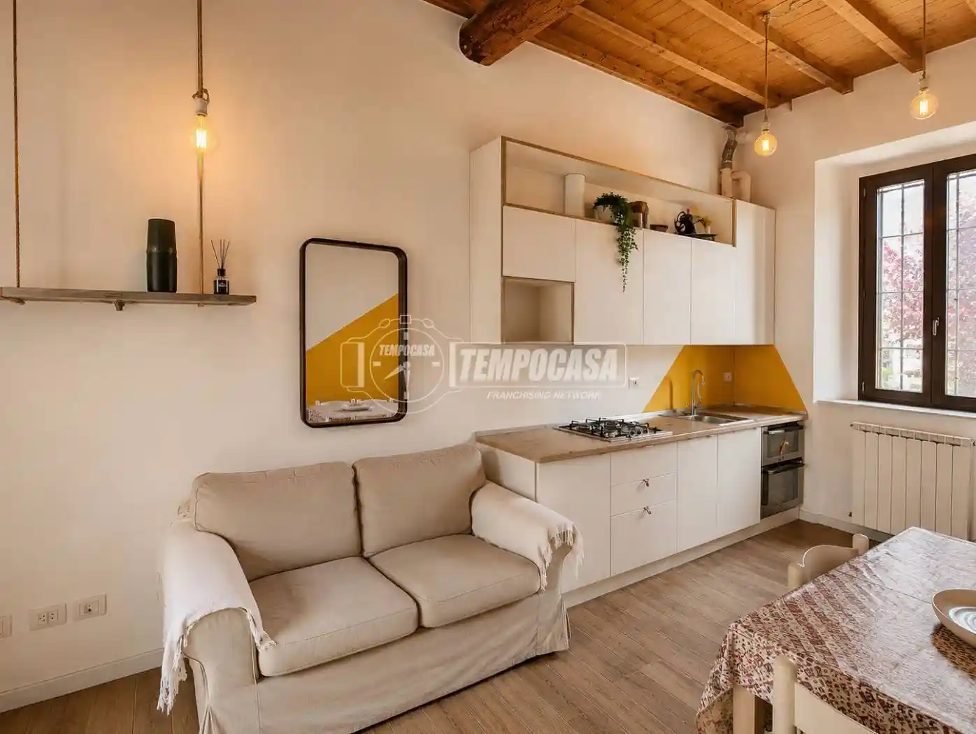 Appartamento in vendita a Lomagna