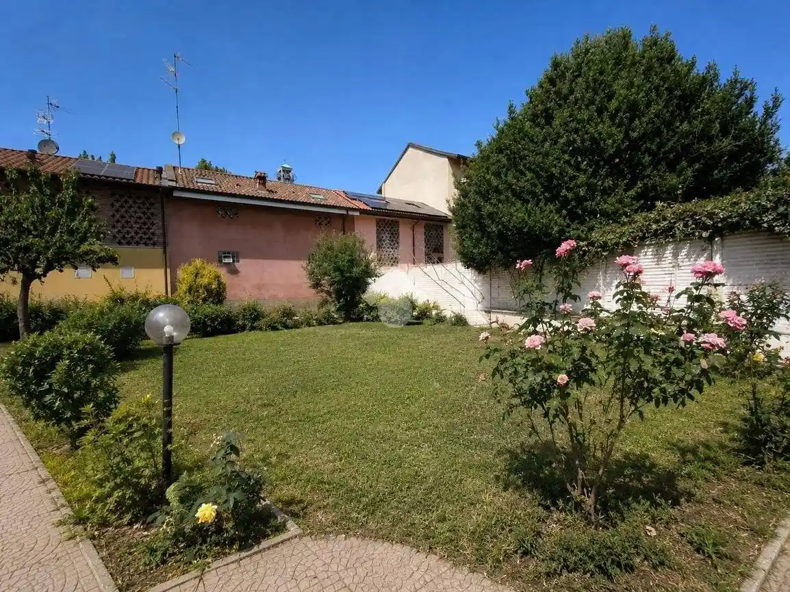 Casa indipendente in vendita a Cusano Milanino