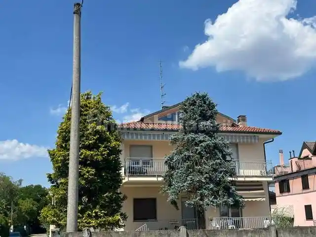 Villa in vendita a Busto Arsizio
