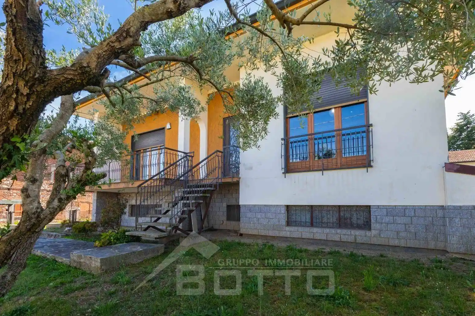 Villa in vendita a Cavaglio d'Agogna