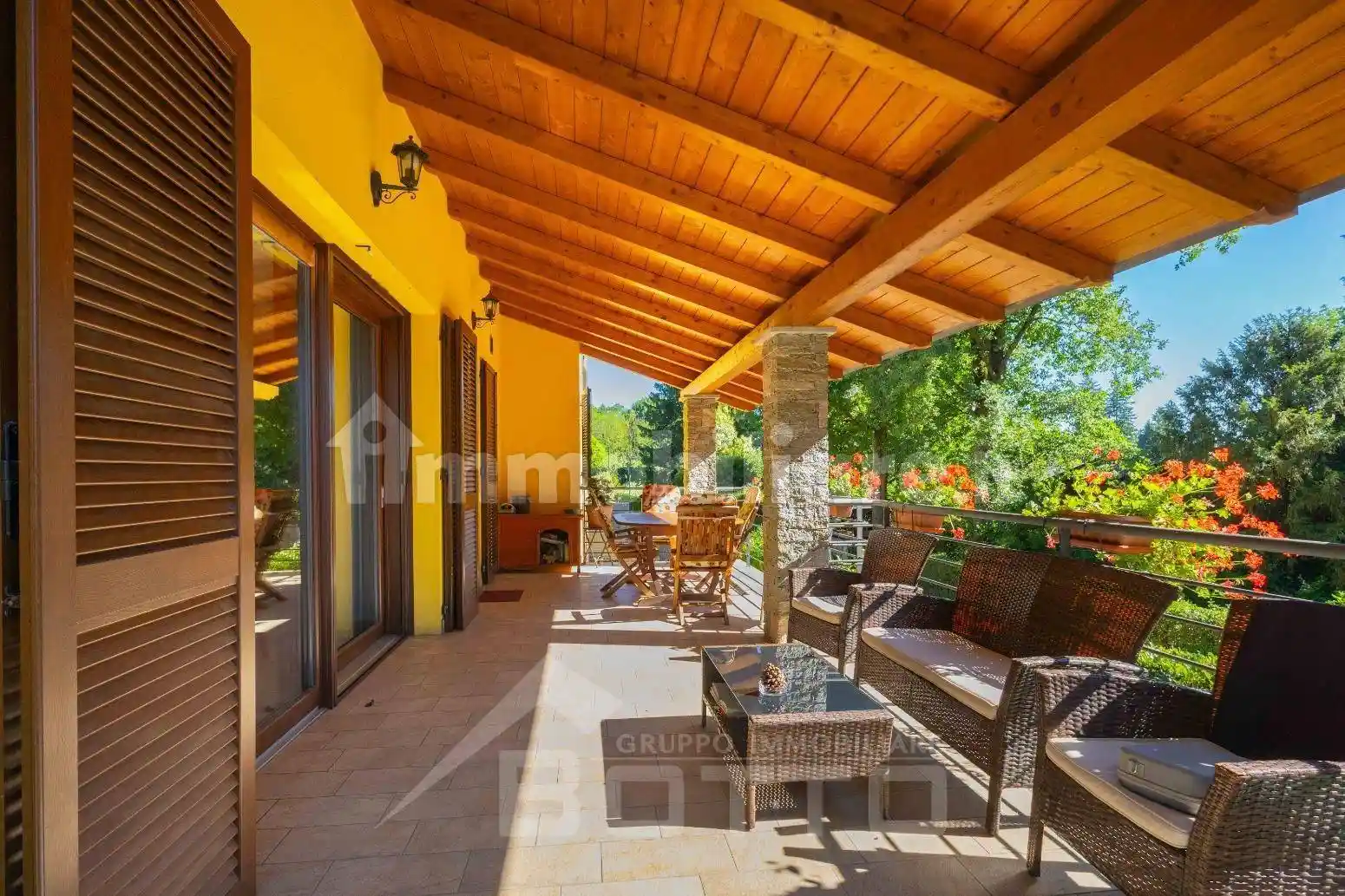 Villa in vendita a Oleggio Castello