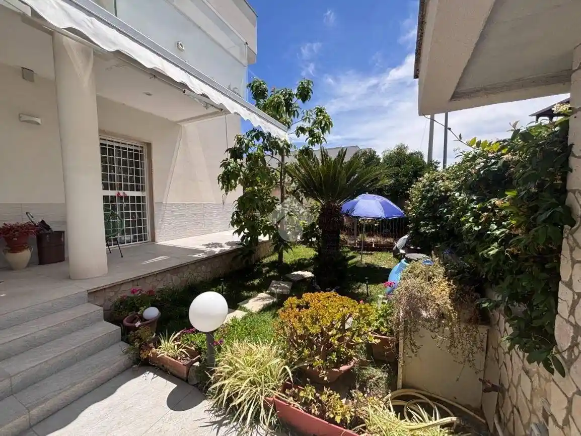 Villa in vendita a Lequile