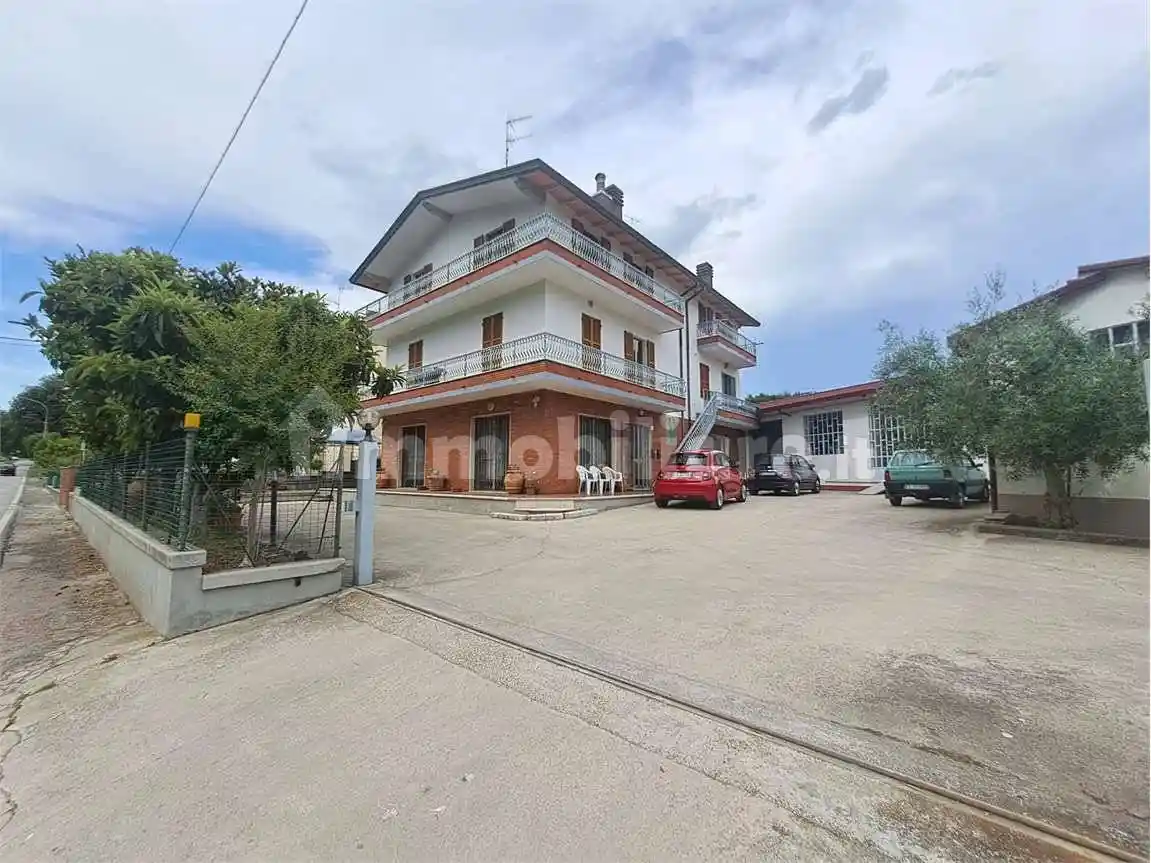 Casa indipendente in vendita a Perugia