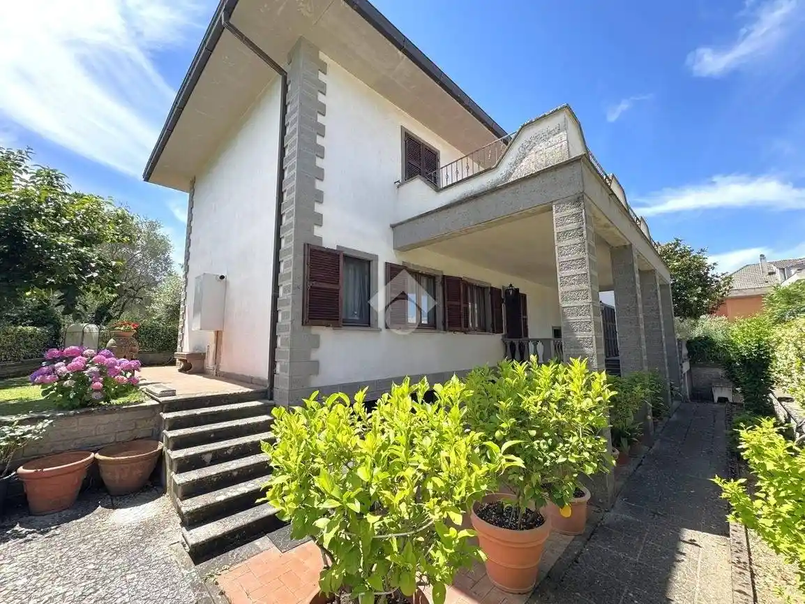 Villa in vendita a Viterbo