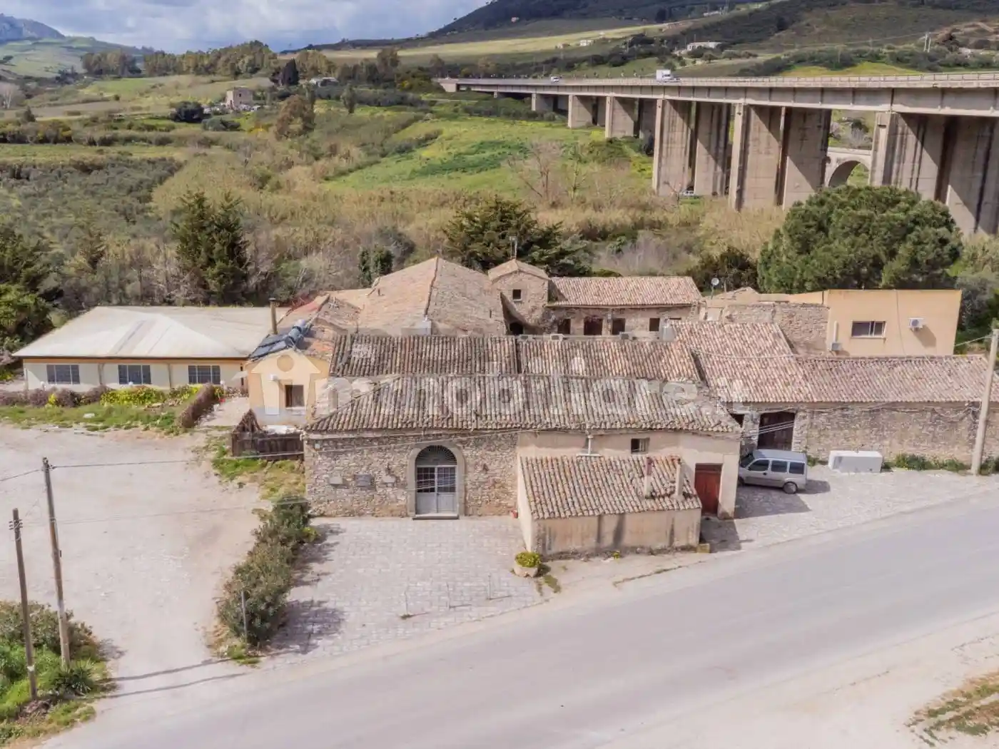 Palazzo - Edificio in vendita a Calatafimi-Segesta