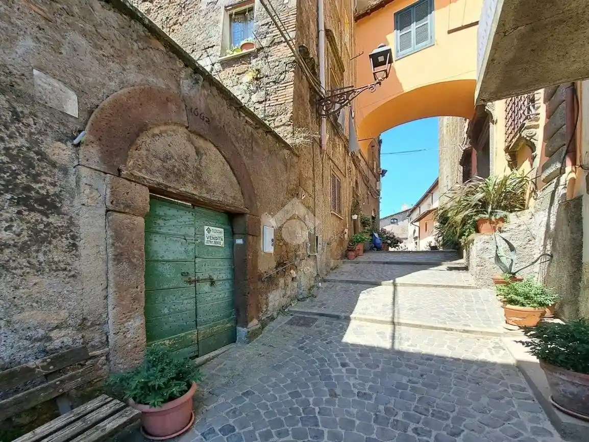 Appartamento in vendita a Vallerano