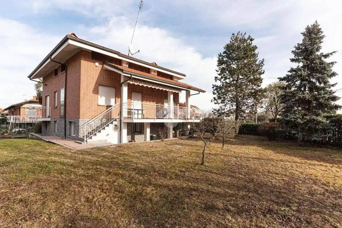 Villa in vendita a San Francesco al Campo