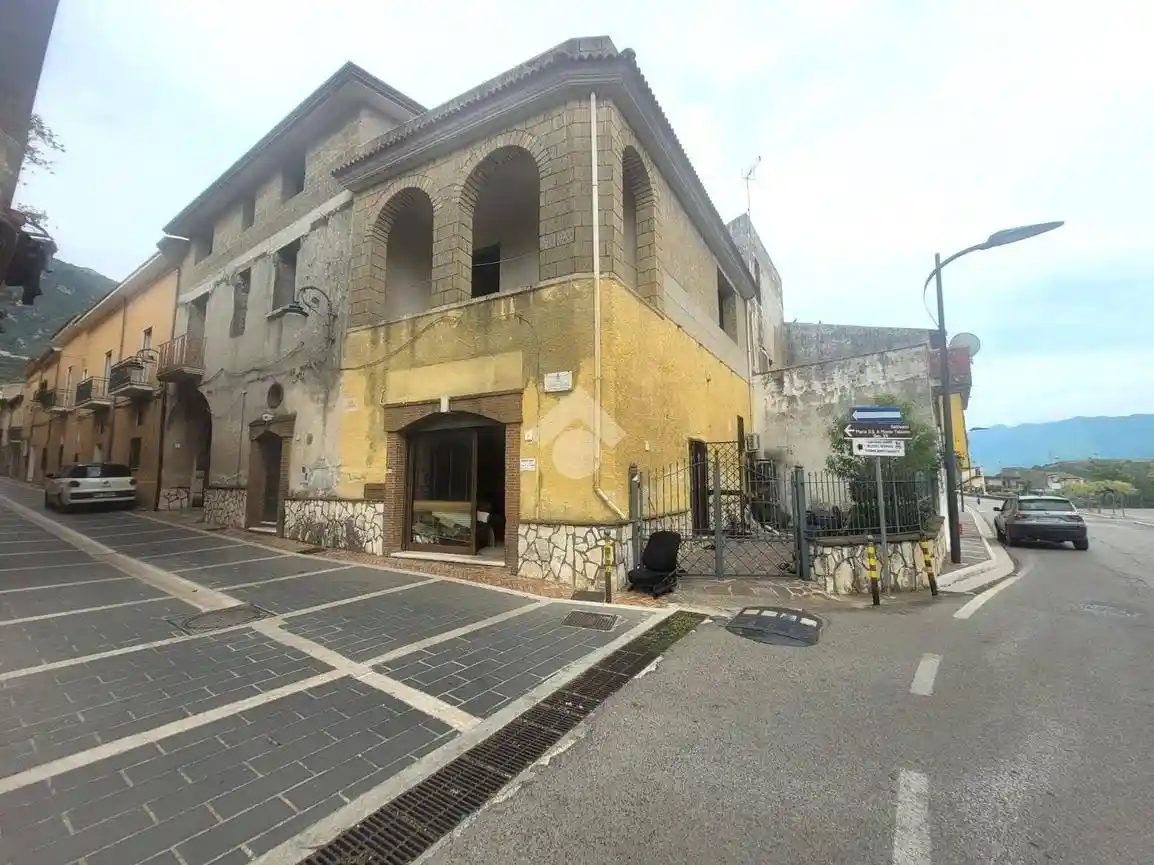 Casa indipendente in vendita a Bucciano