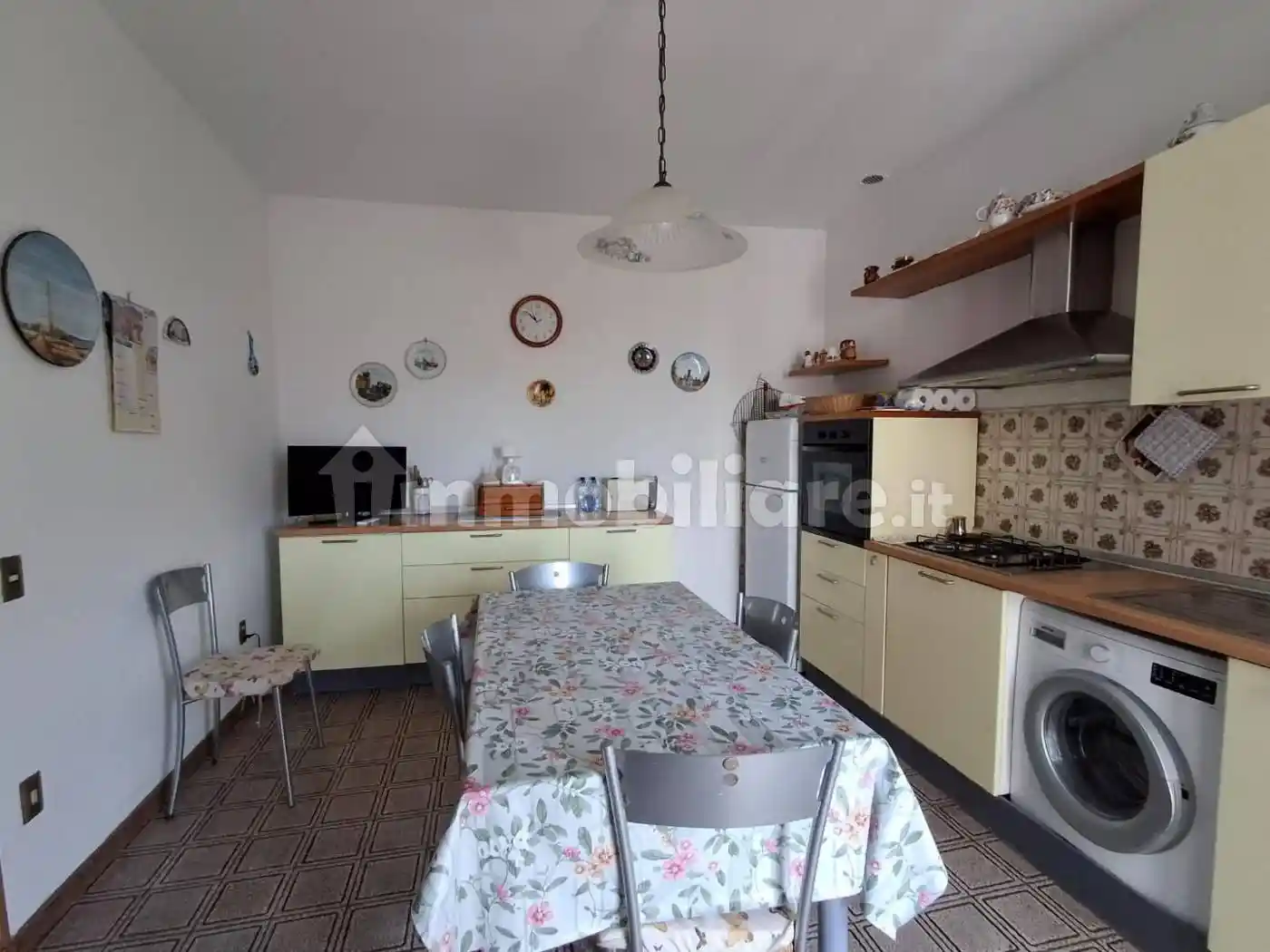Appartamento in vendita a Capraia e Limite