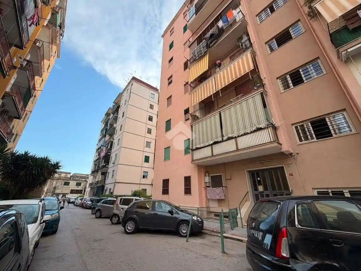 Appartamento in vendita a Napoli