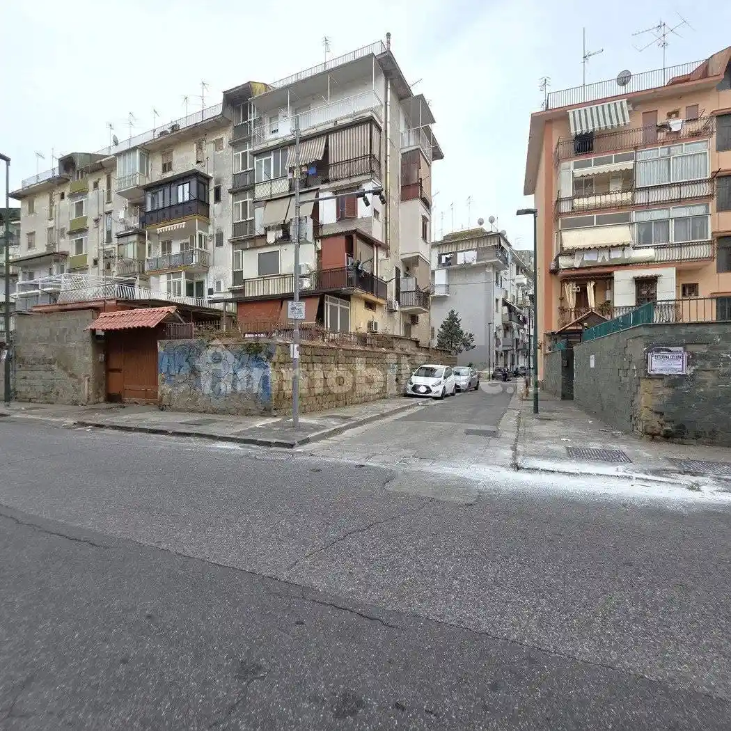Appartamento in vendita a Napoli