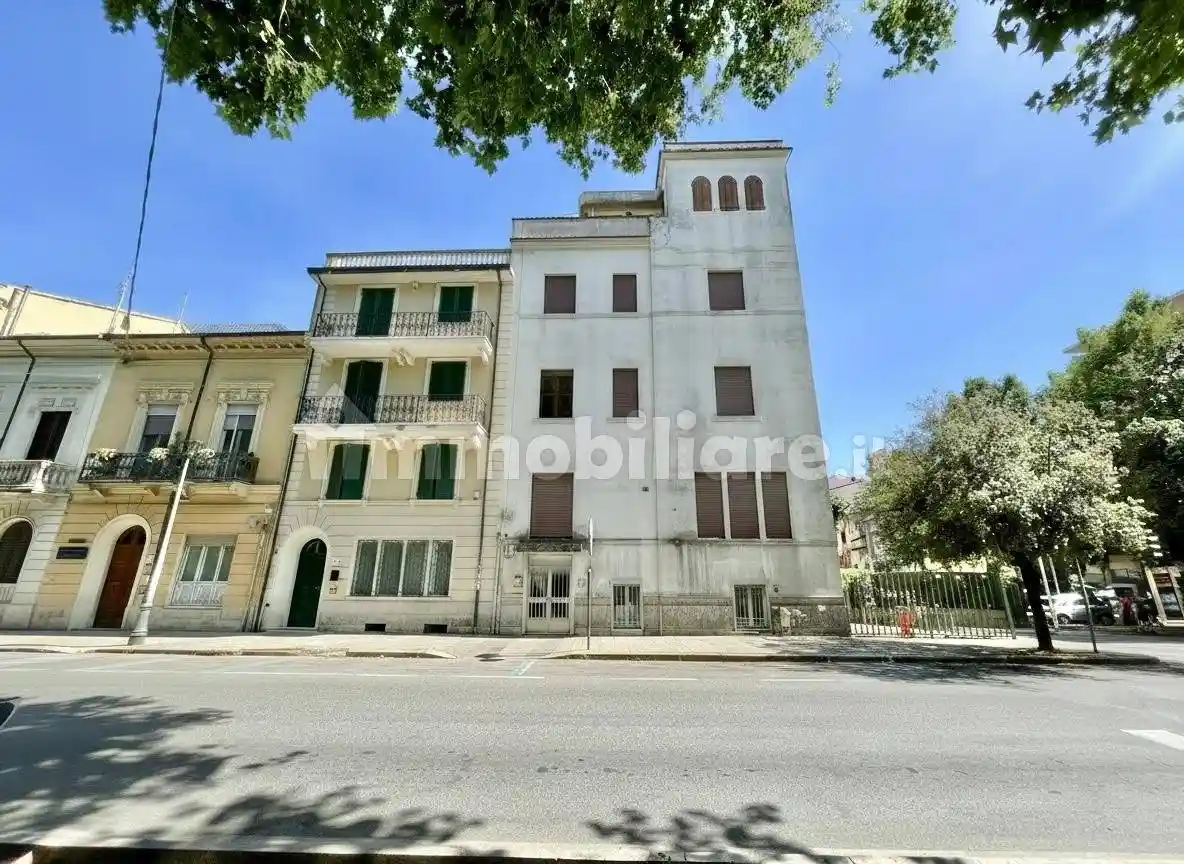 Appartamento in vendita a Viareggio