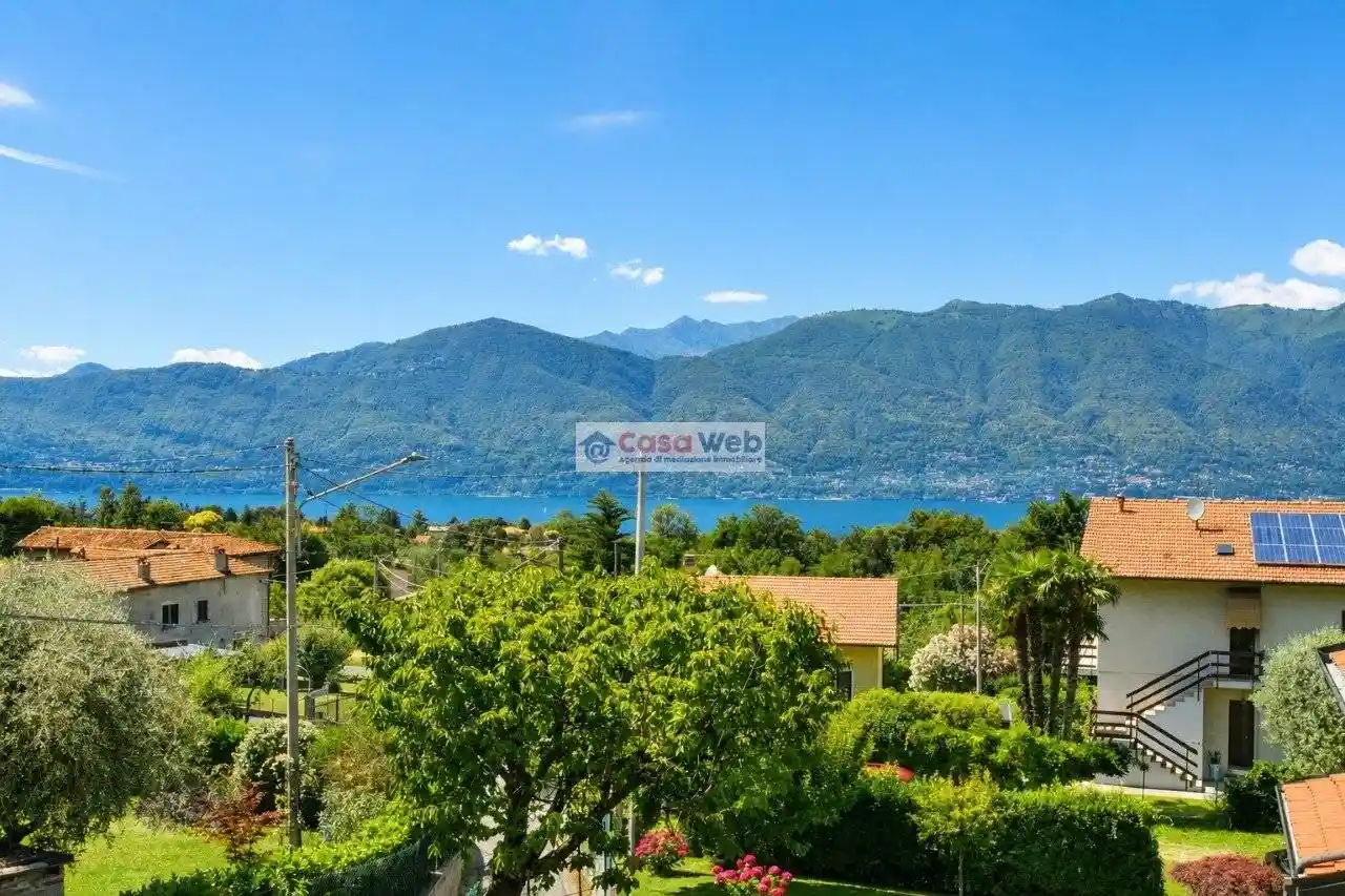 Villa in vendita a Porto Valtravaglia