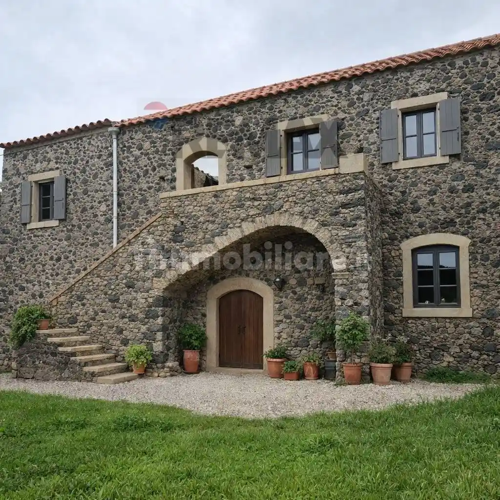 Casa indipendente in vendita a Castiglione di Sicilia