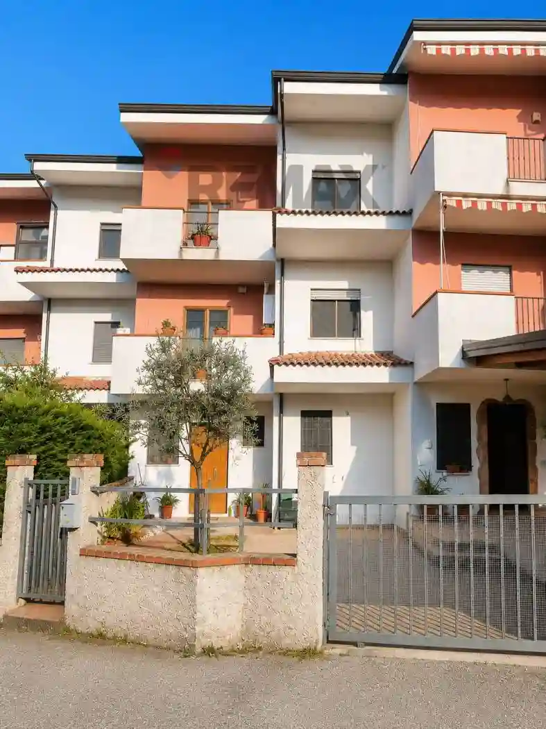 Villetta a schiera - foto 2