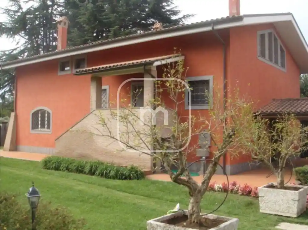 Villa in vendita a Cave