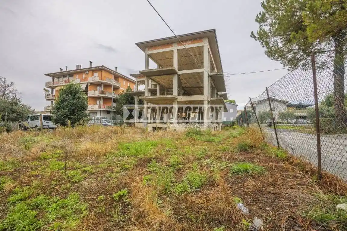 Palazzo - Edificio in vendita a Morrovalle