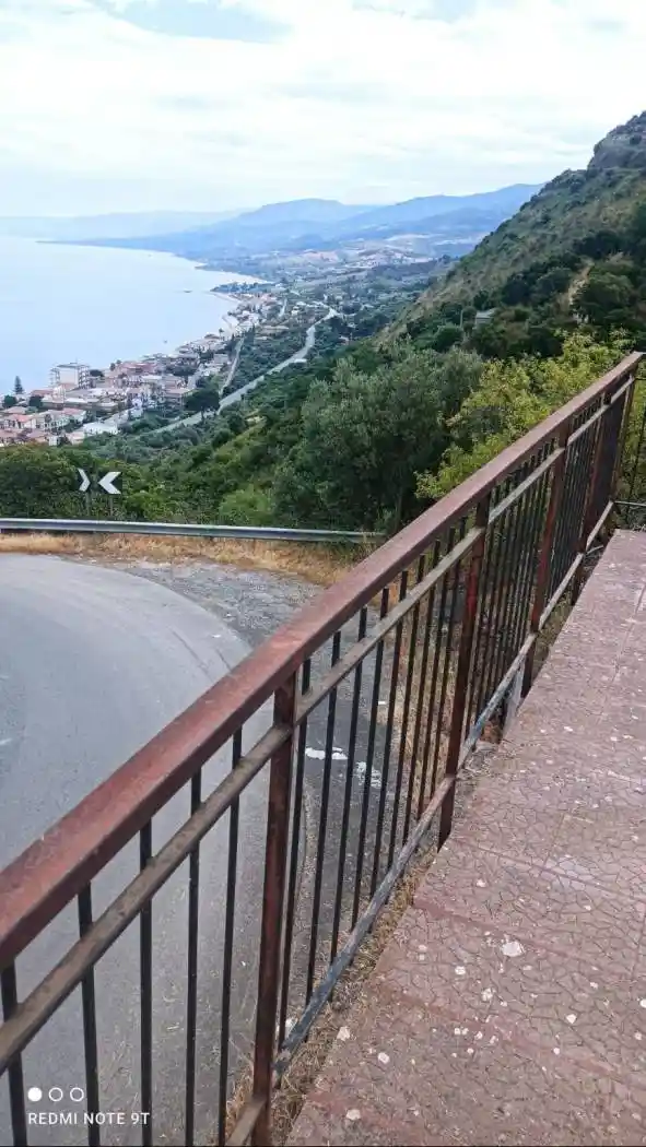 Casa indipendente in affitto a Caronia