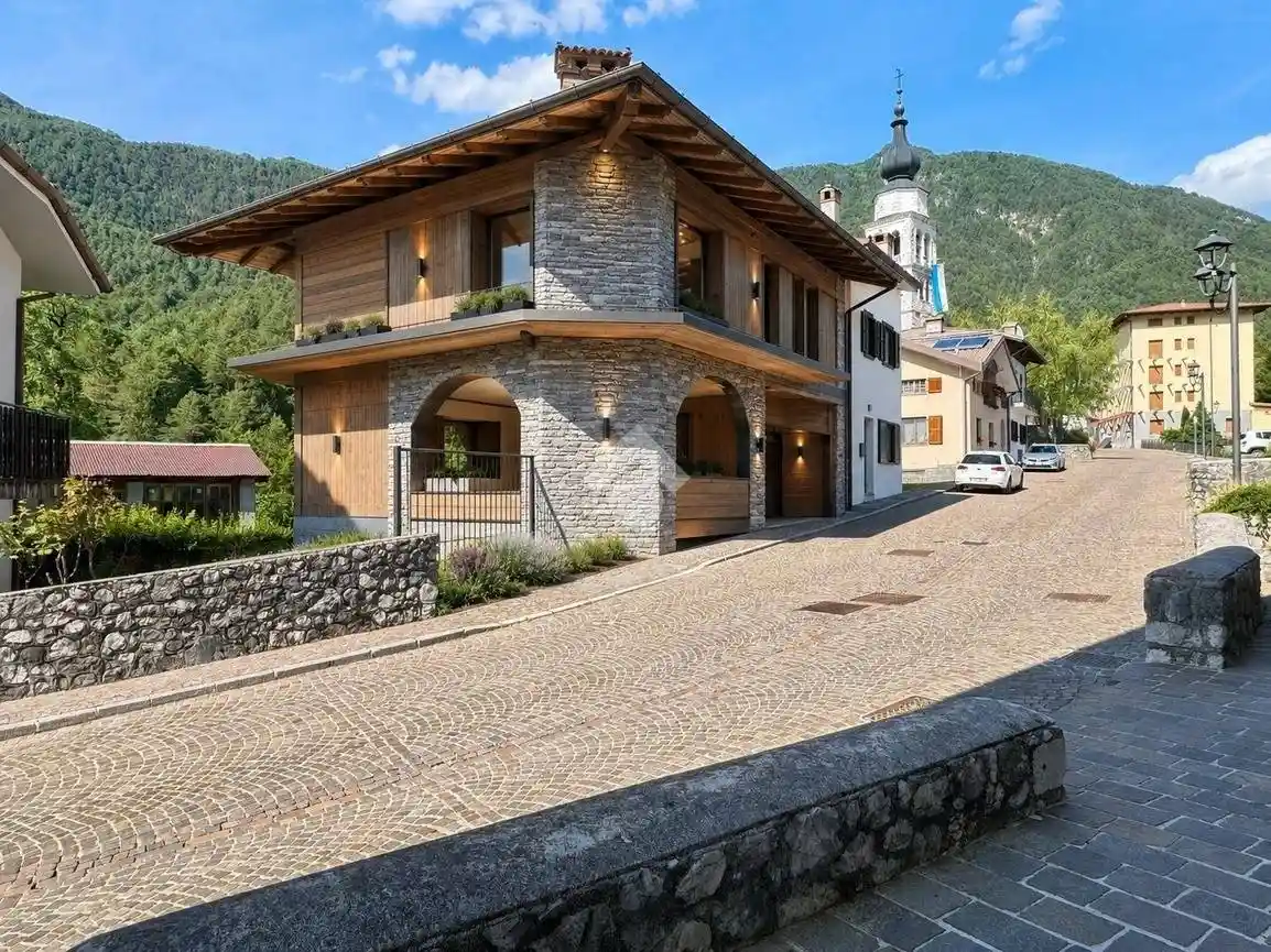 Casa indipendente in vendita a Resia