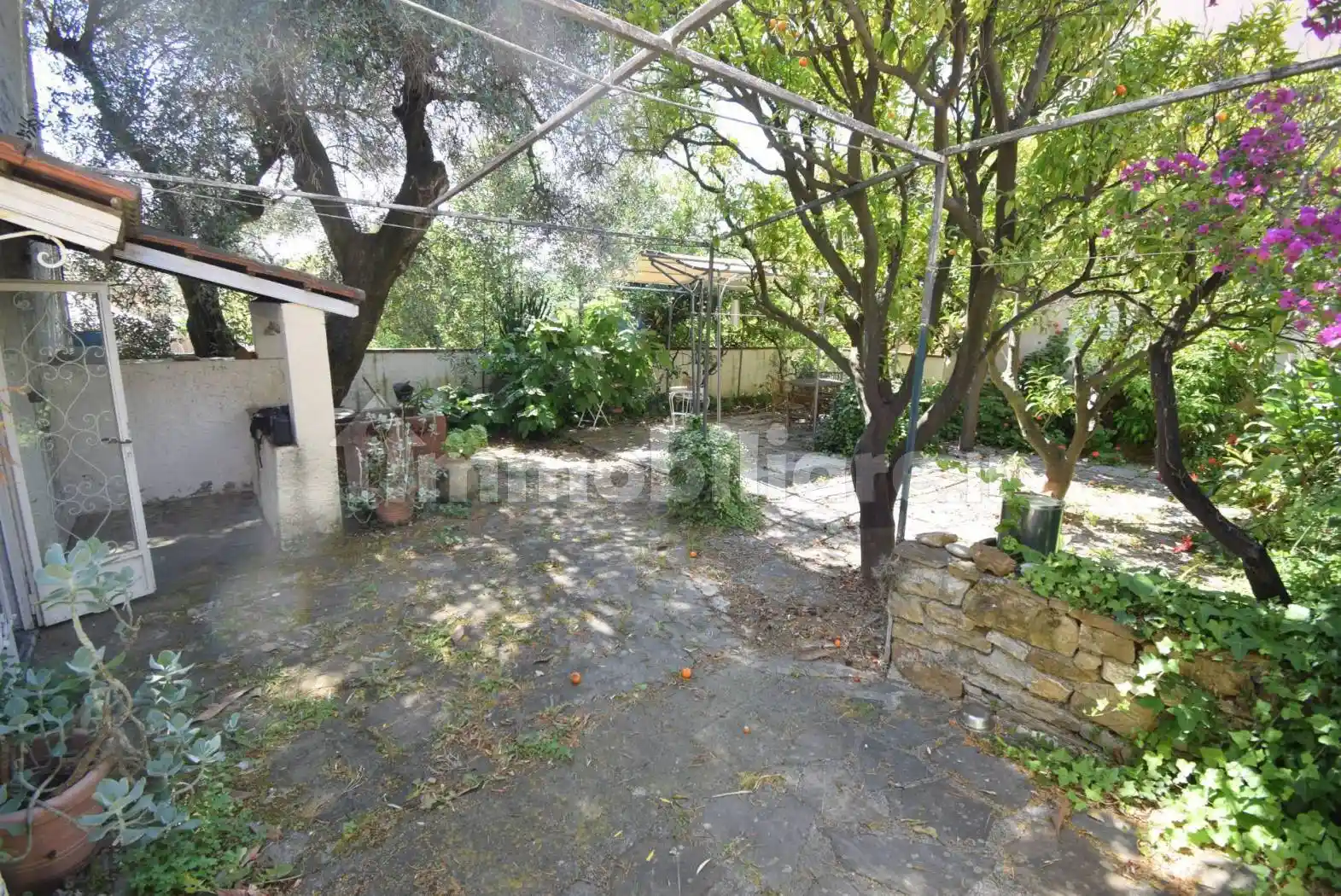 Casa indipendente in vendita a Diano San Pietro