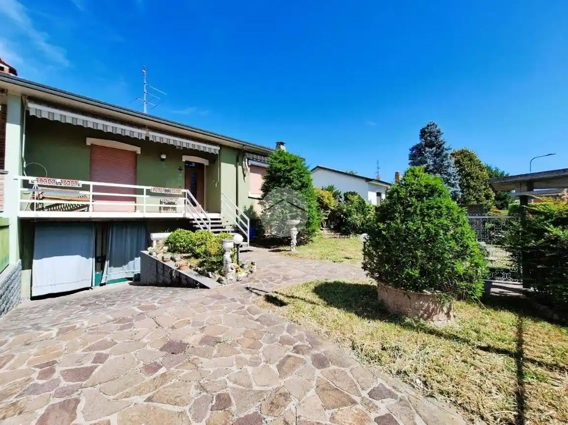 Villa in vendita a Mesero