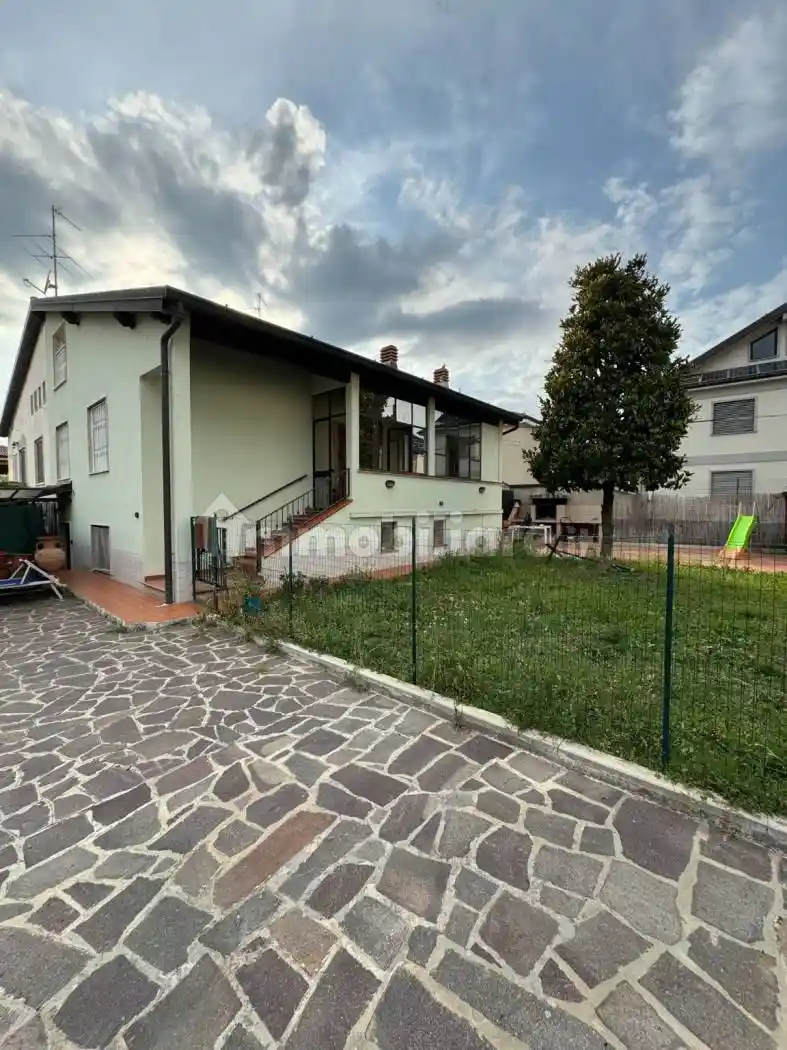 Villa in vendita a Brignano Gera d'Adda
