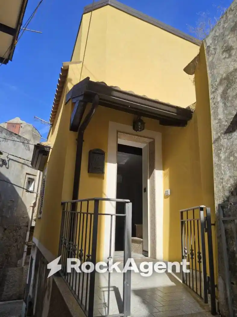 Casa indipendente in vendita a Riace