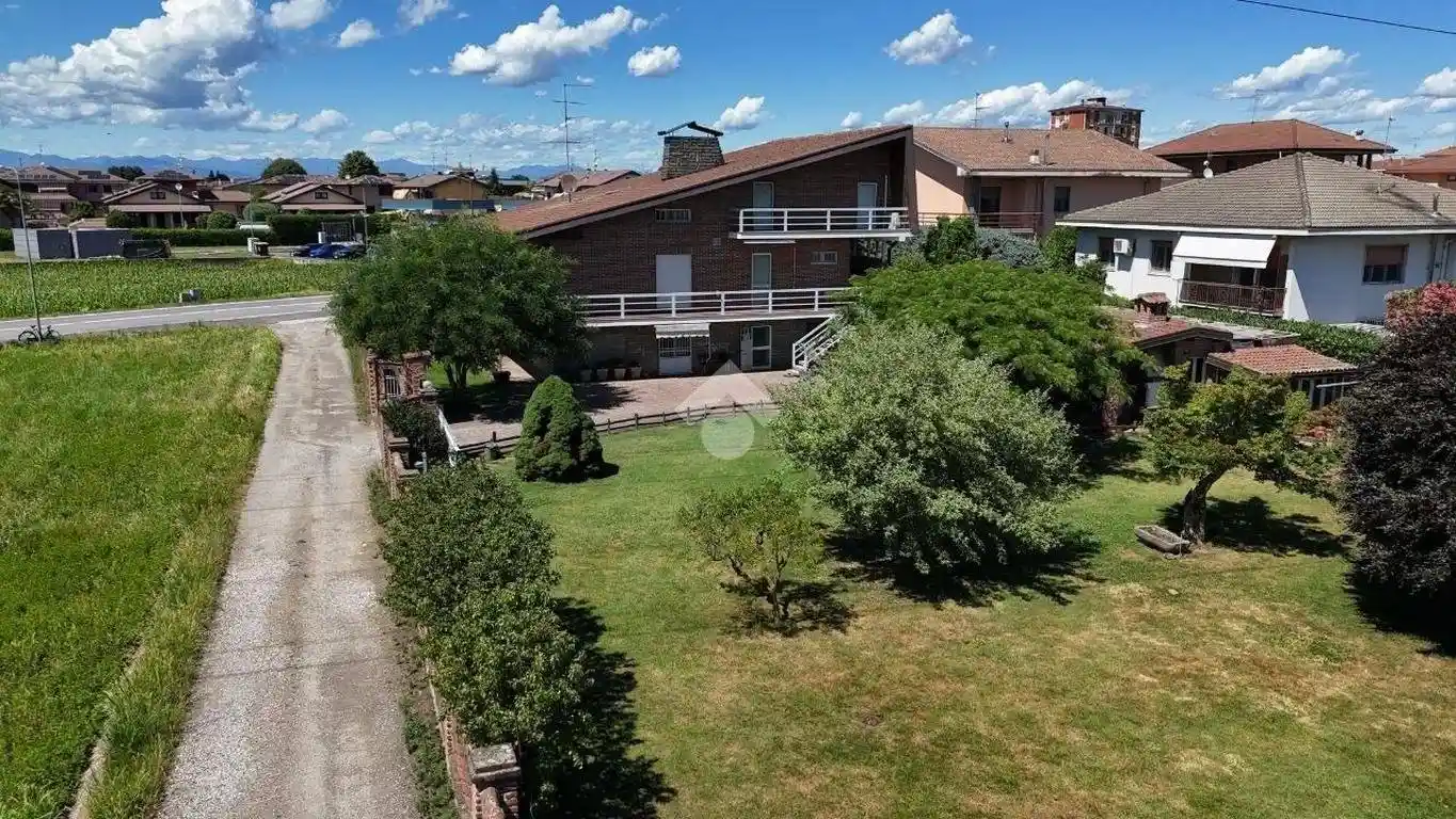 Villa in vendita a Cameri