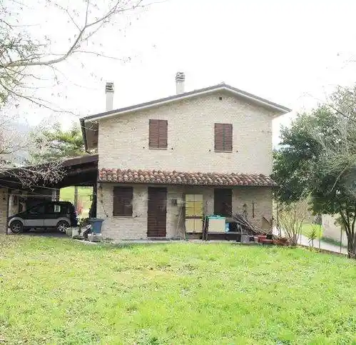 Rustico - Casale in vendita a Urbino