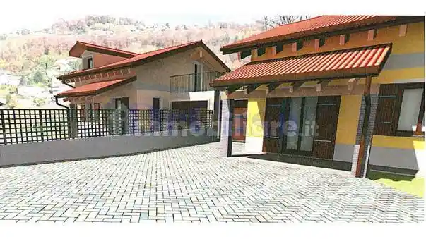 Villa in vendita a Cremenaga