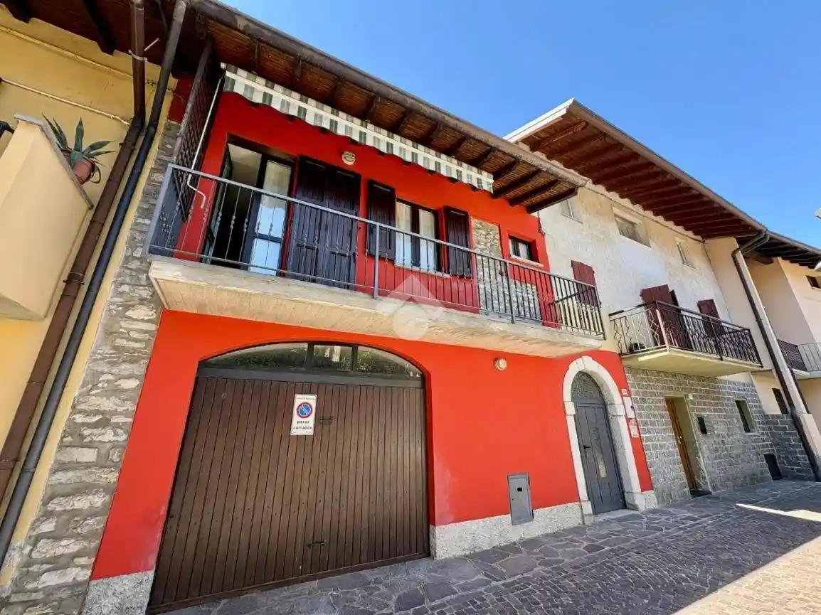 Casa indipendente in vendita a Pradalunga