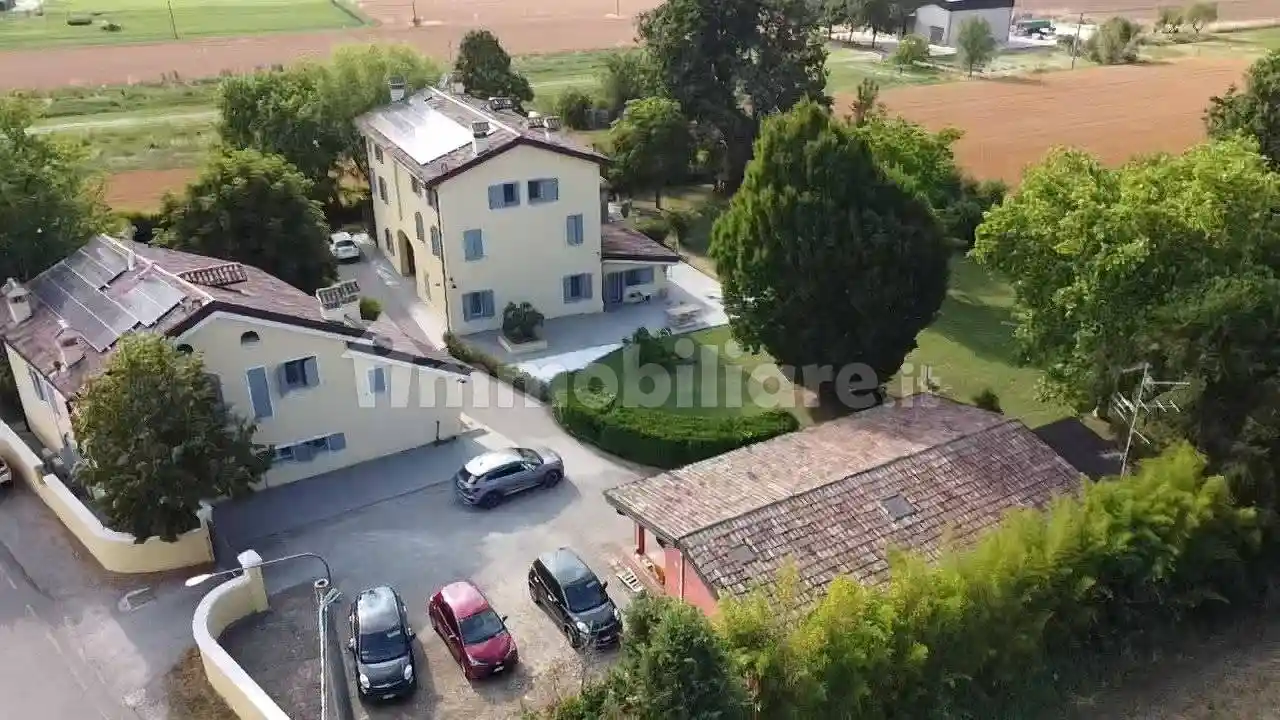 Villa in vendita a Modena