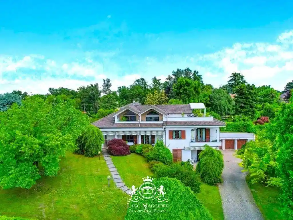 Villa in vendita a Castronno