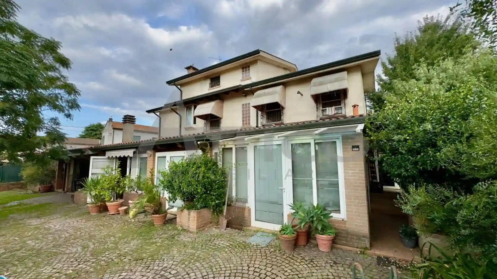 Villa - foto 2