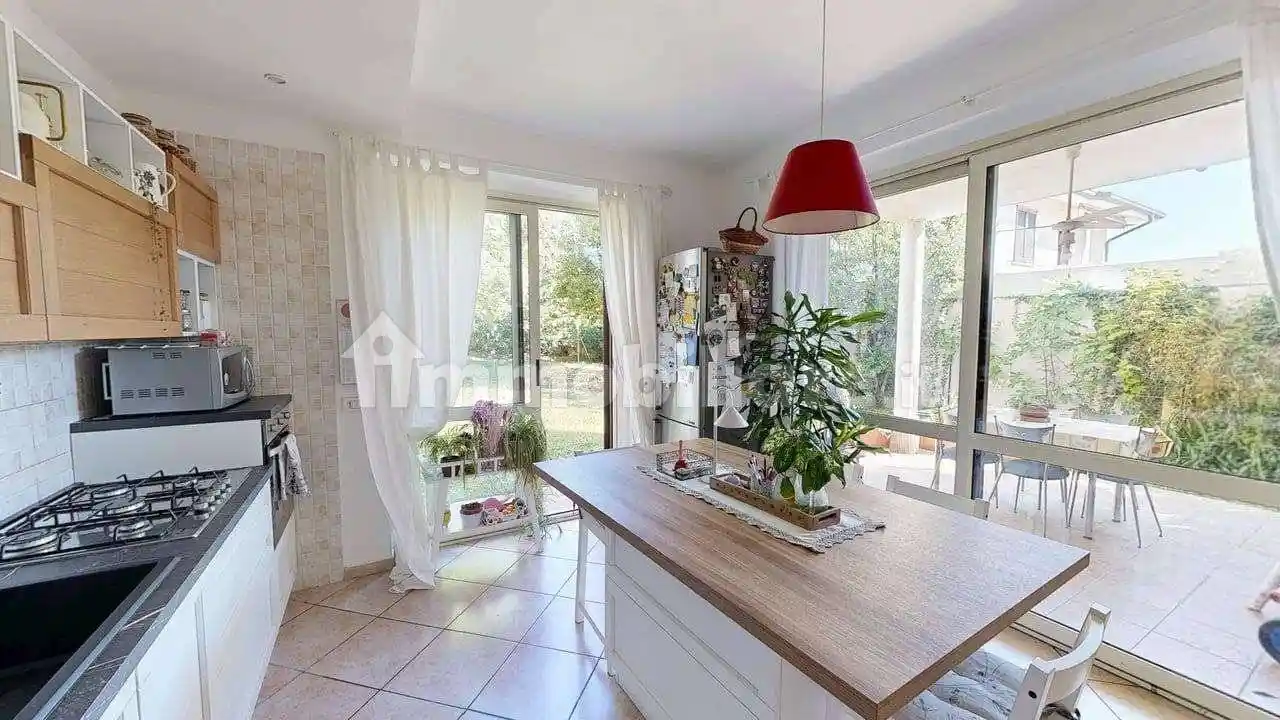 Villa in vendita a Bareggio