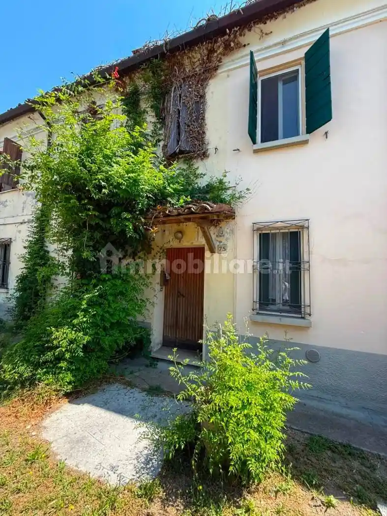Casa indipendente in vendita a Mirandola