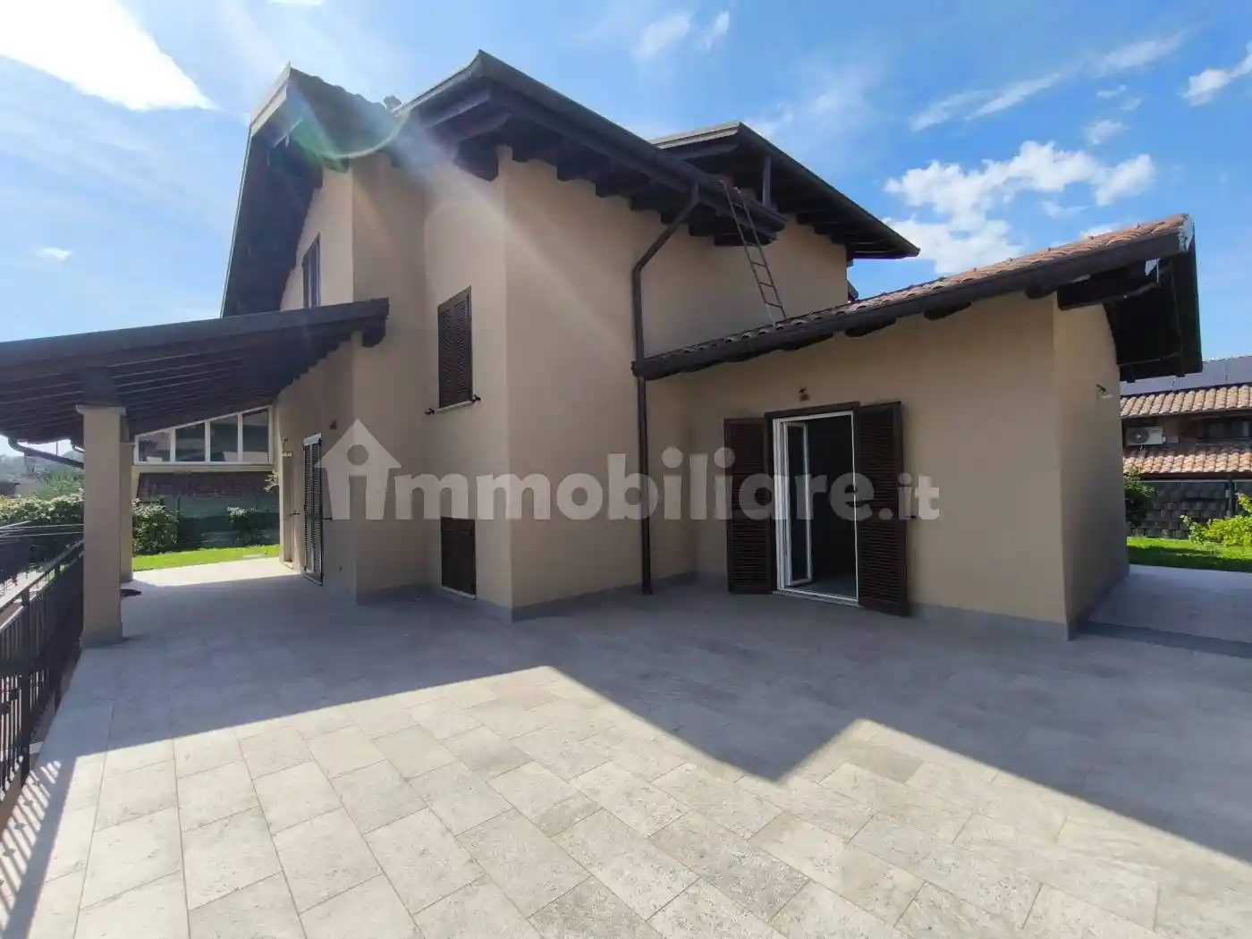 Villa in vendita a Pombia
