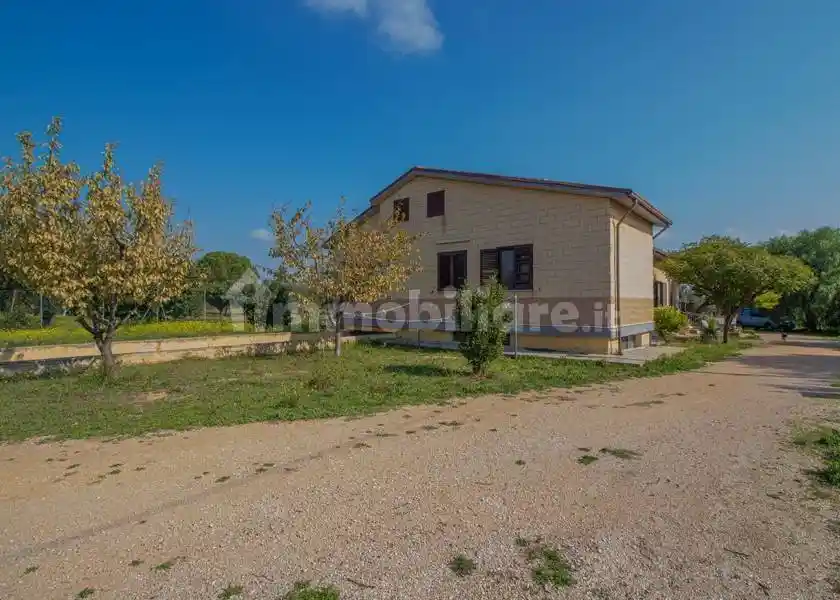 Villa in vendita a Lucera